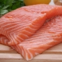 冰鮮三文魚魚腩（去皮、切片）
